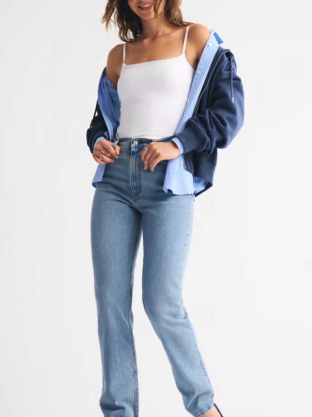 Abercrombie & Fitch Ultra High Rise 90s Straight Jean - Picture 5 of 6